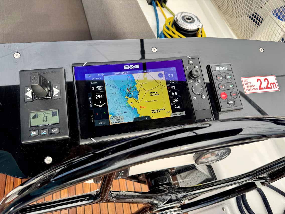 Dufour 41 Performance - 3 cab. — photo 6