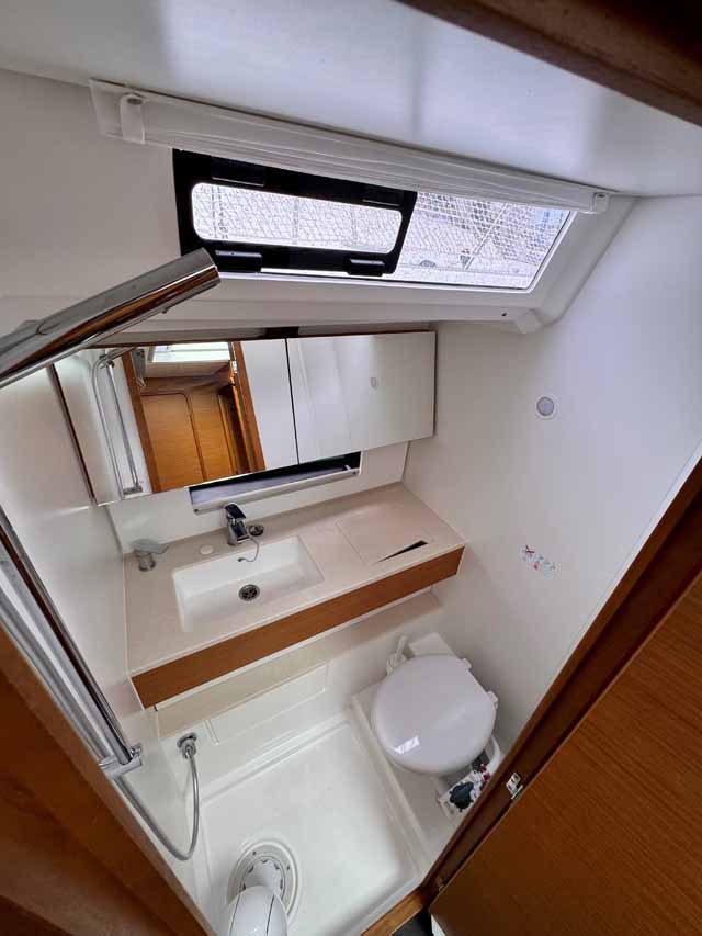 Dufour 41 Performance - 3 cab. — photo 25