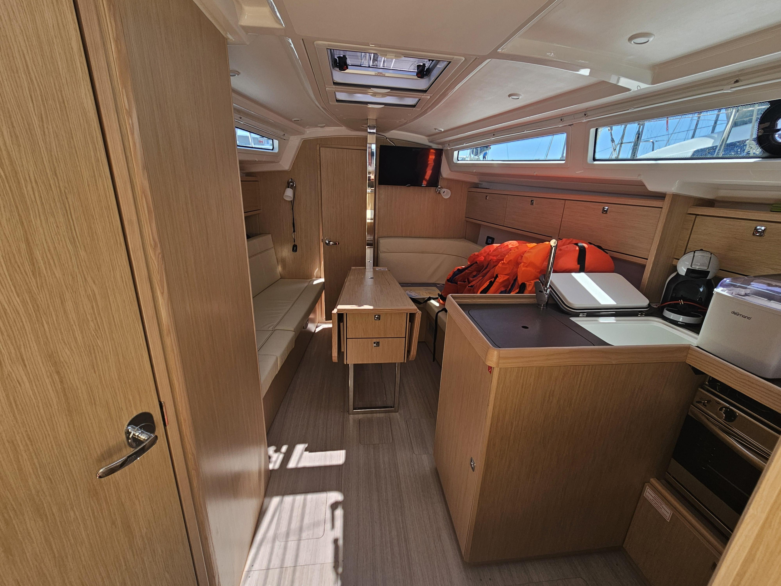 Bavaria Cruiser 34 — photo 3