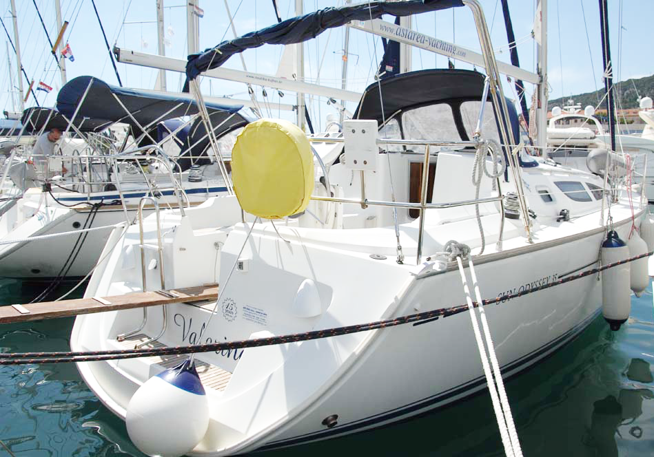 Sun Odyssey 35 — photo 3