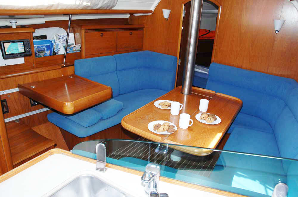 Sun Odyssey 35 — photo 6