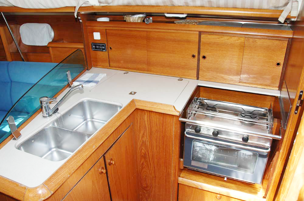 Sun Odyssey 35 — photo 8