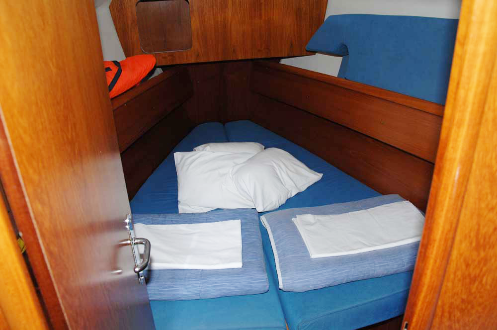Sun Odyssey 35 — photo 16