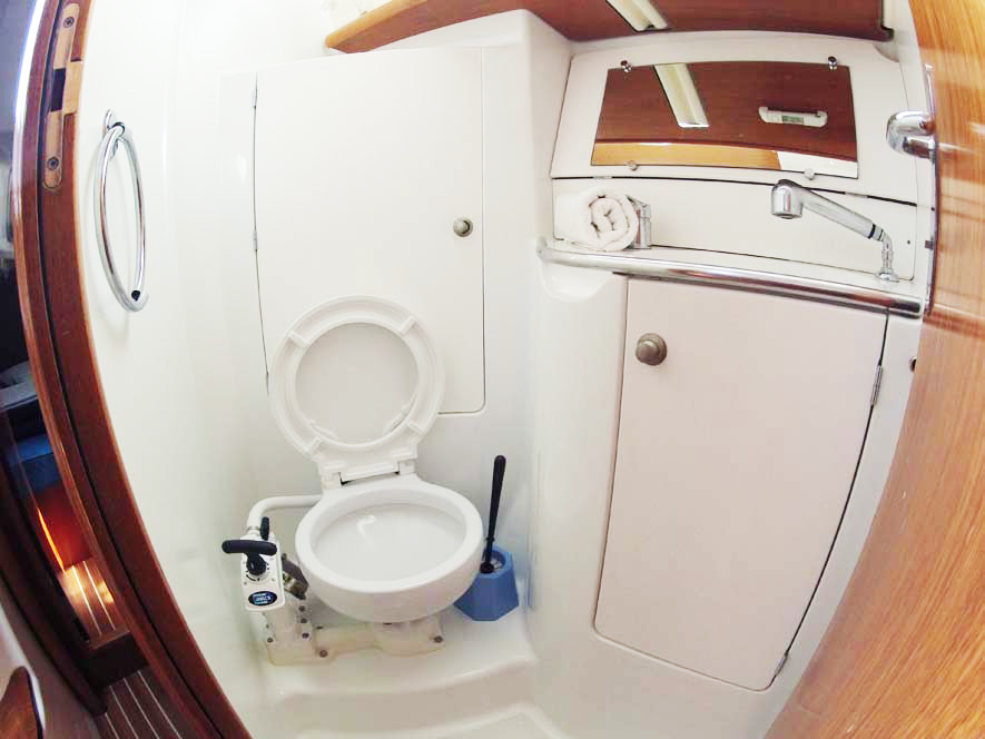 Sun Odyssey 35 — photo 17