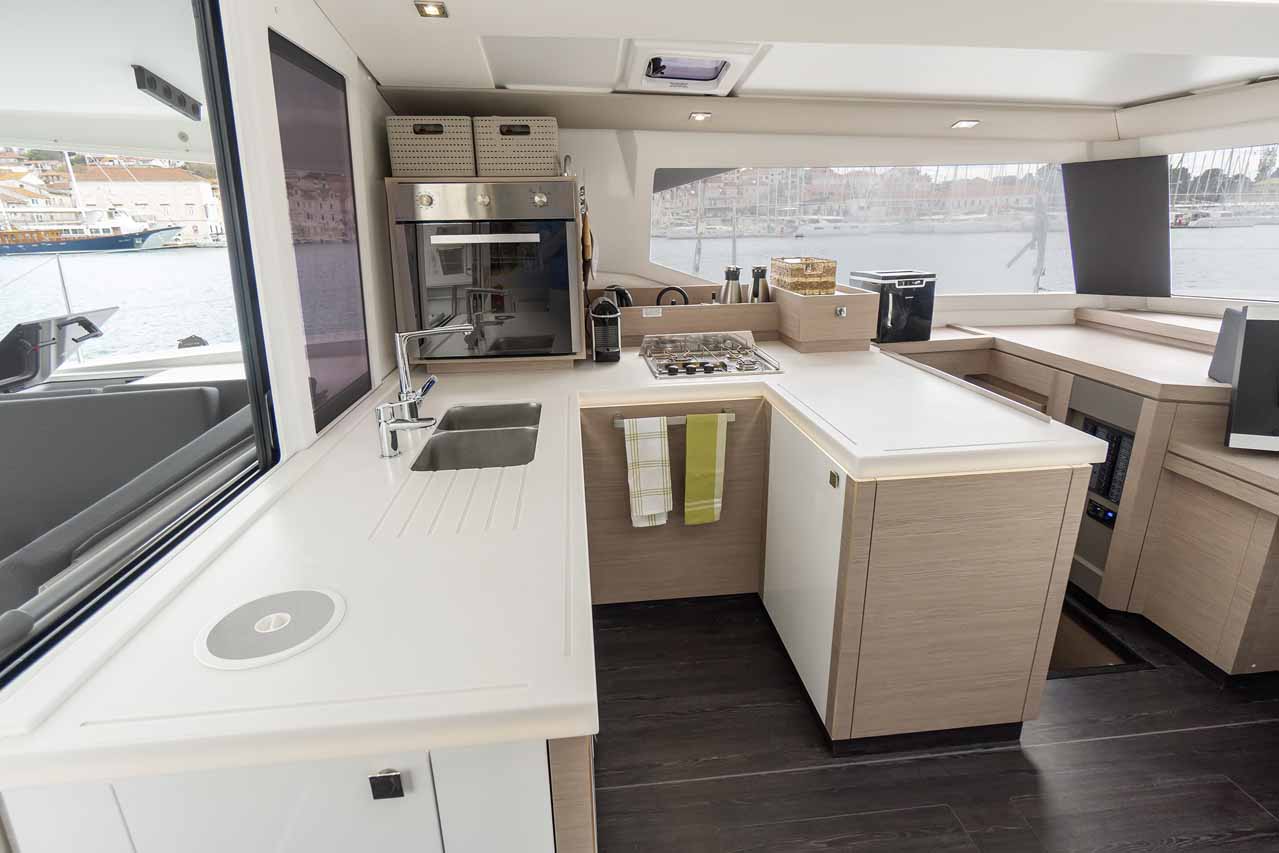 Fountaine Pajot Astrea 42 - 4 + 2 cab. — photo 17