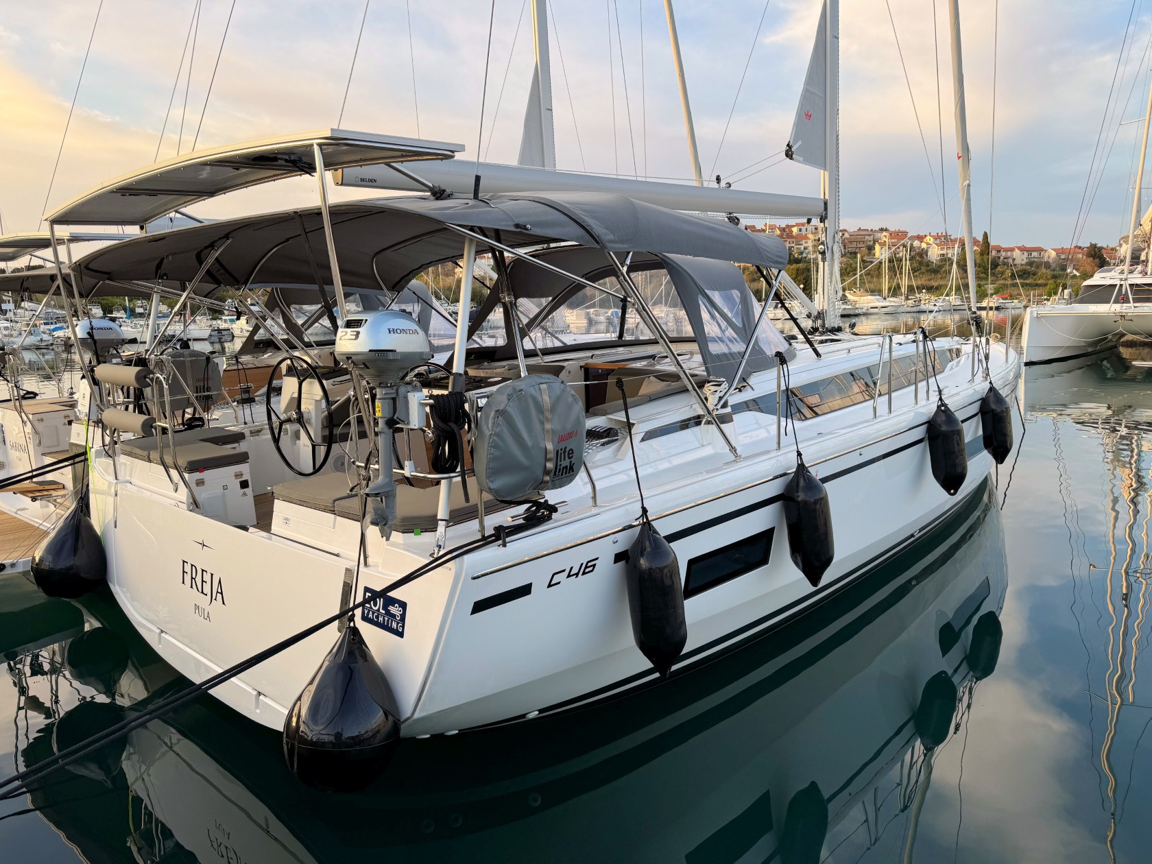 Bavaria C46 - 4 cab. — photo 11