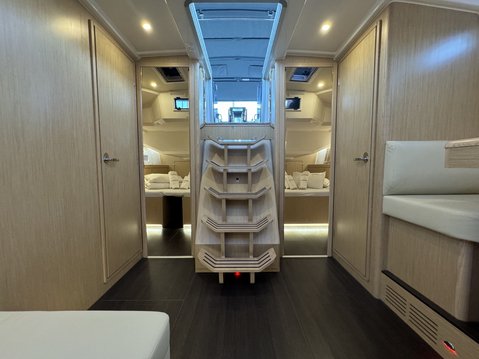 Bavaria C46 - 4 cab. — photo 44