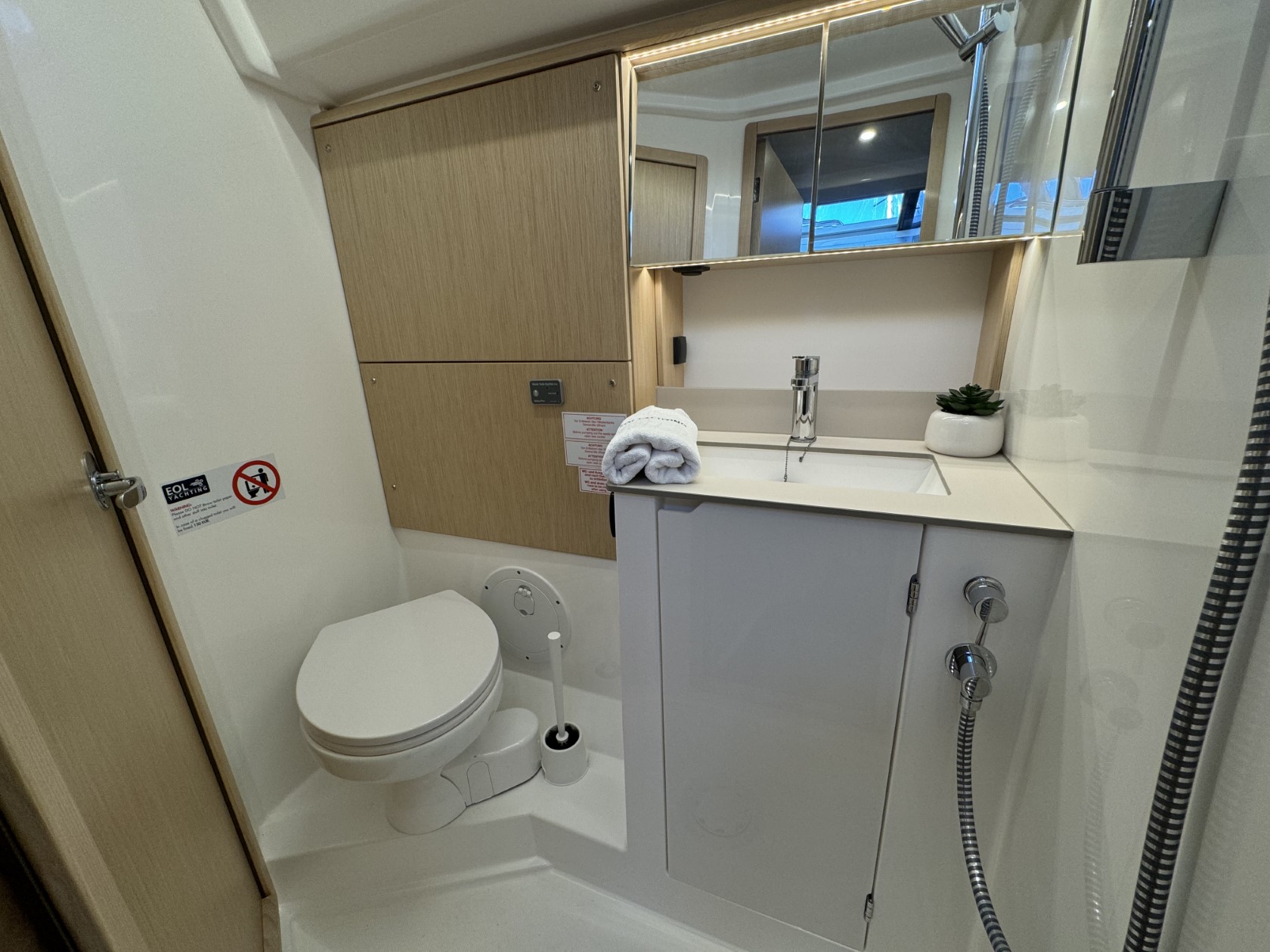 Bavaria C46 - 4 cab. — photo 50