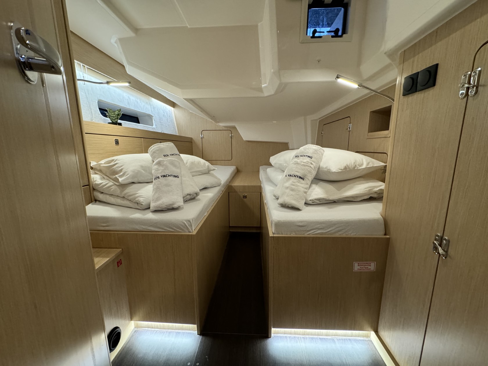 Bavaria C46 - 4 cab. — photo 46