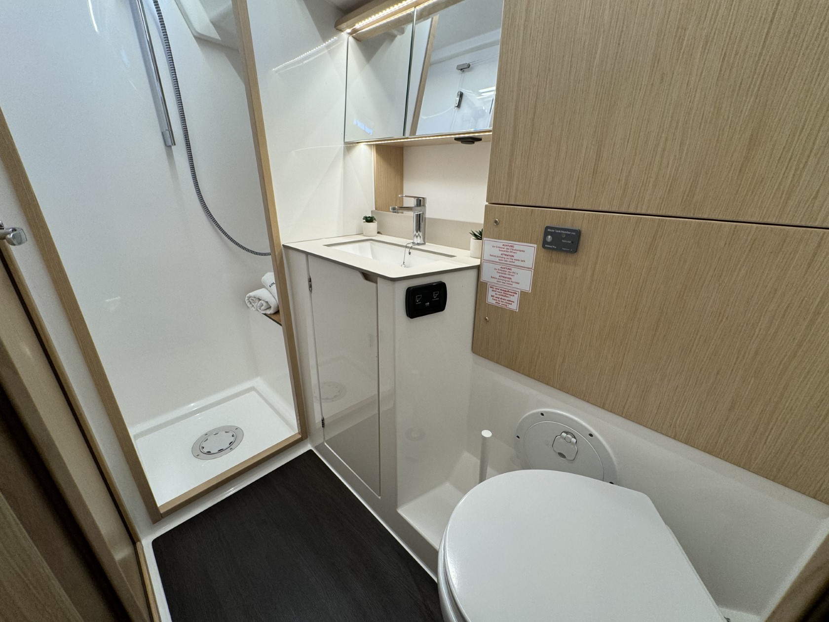 Bavaria C46 - 4 cab. — photo 47
