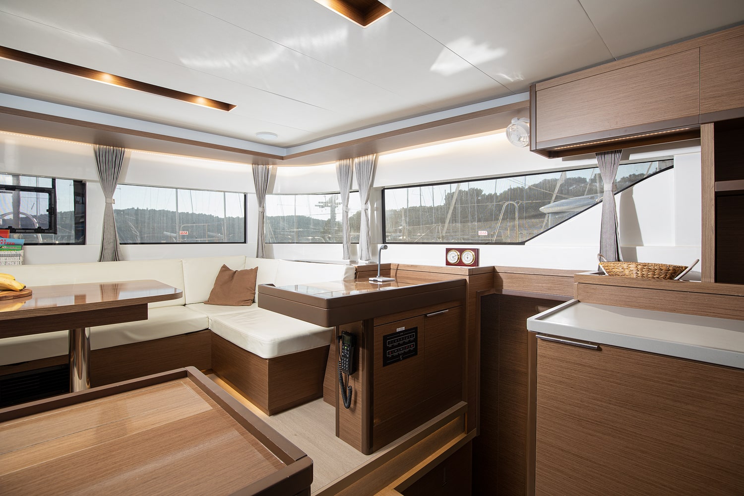 Lagoon 50 - 6 + 1 cab. — photo 10