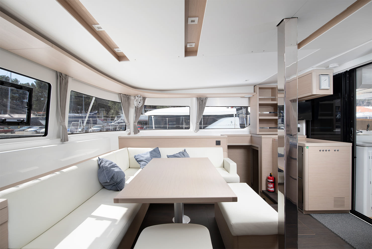Lagoon 46 - 4 + 2 cab. — photo 11