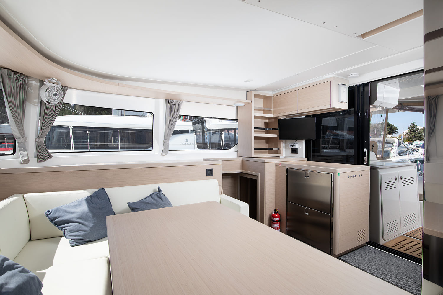 Lagoon 46 - 4 + 2 cab. — photo 12