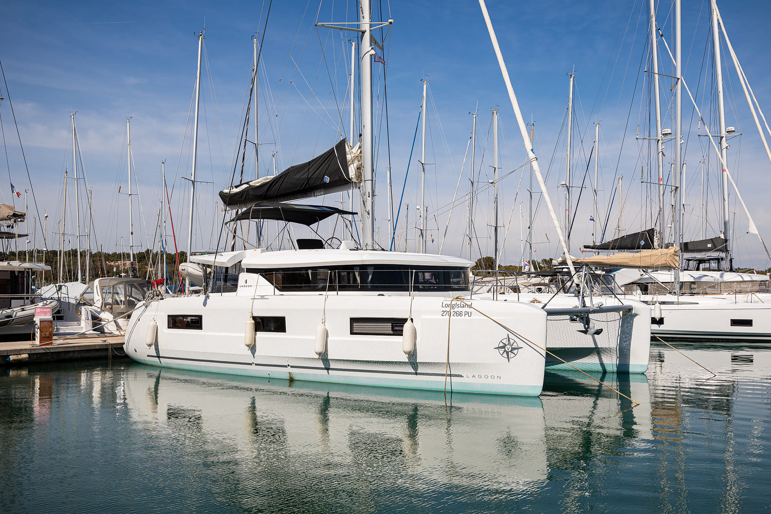 Lagoon 46 - 4 + 2 cab. — photo 1