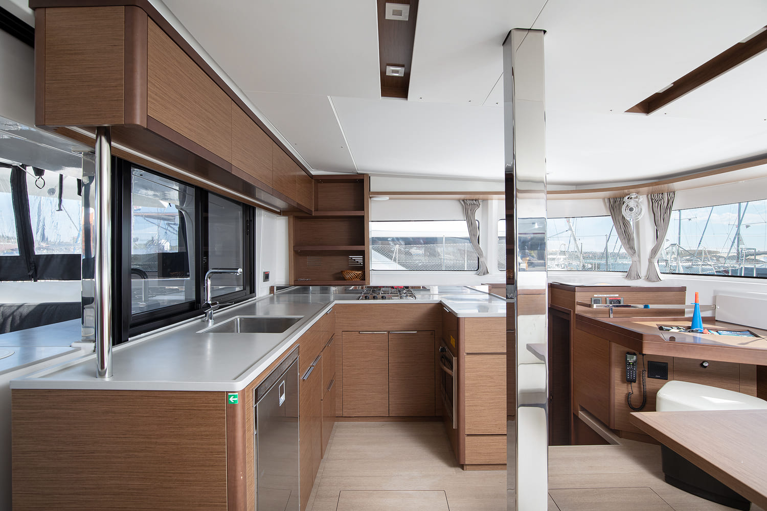 Lagoon 46 - 4 + 2 cab. — photo 11