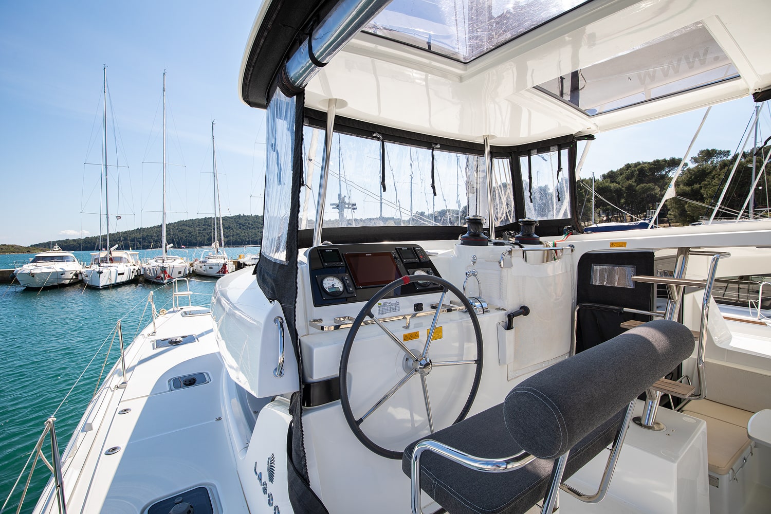 Lagoon 42 - 4 + 2 cab. — photo 12