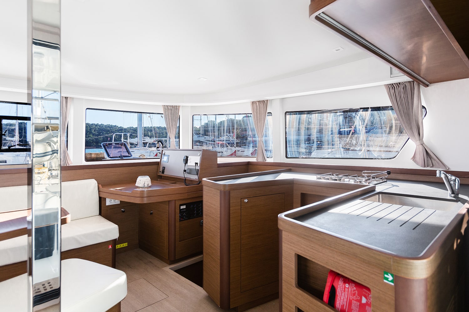 Lagoon 42 - 4 + 2 cab. — photo 15