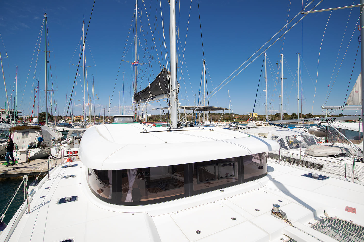 Lagoon 42 - 4 + 1 cab. — photo 5