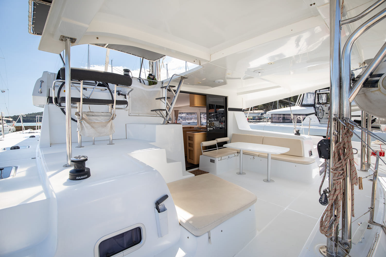 Lagoon 42 - 4 + 1 cab. — photo 7