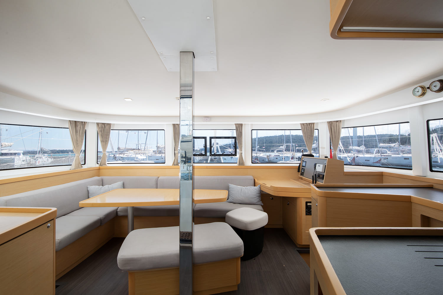 Lagoon 42 - 4 + 1 cab. — photo 10