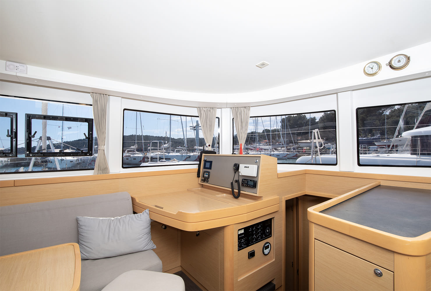 Lagoon 42 - 4 + 1 cab. — photo 12