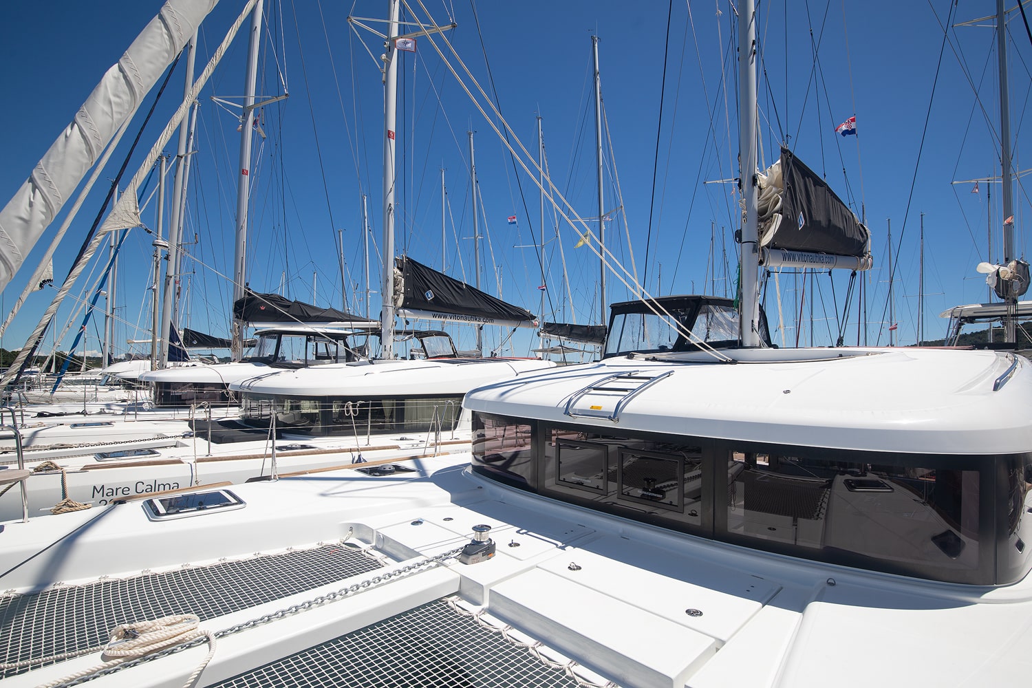 Lagoon 40 - 4 + 2 cab — photo 8