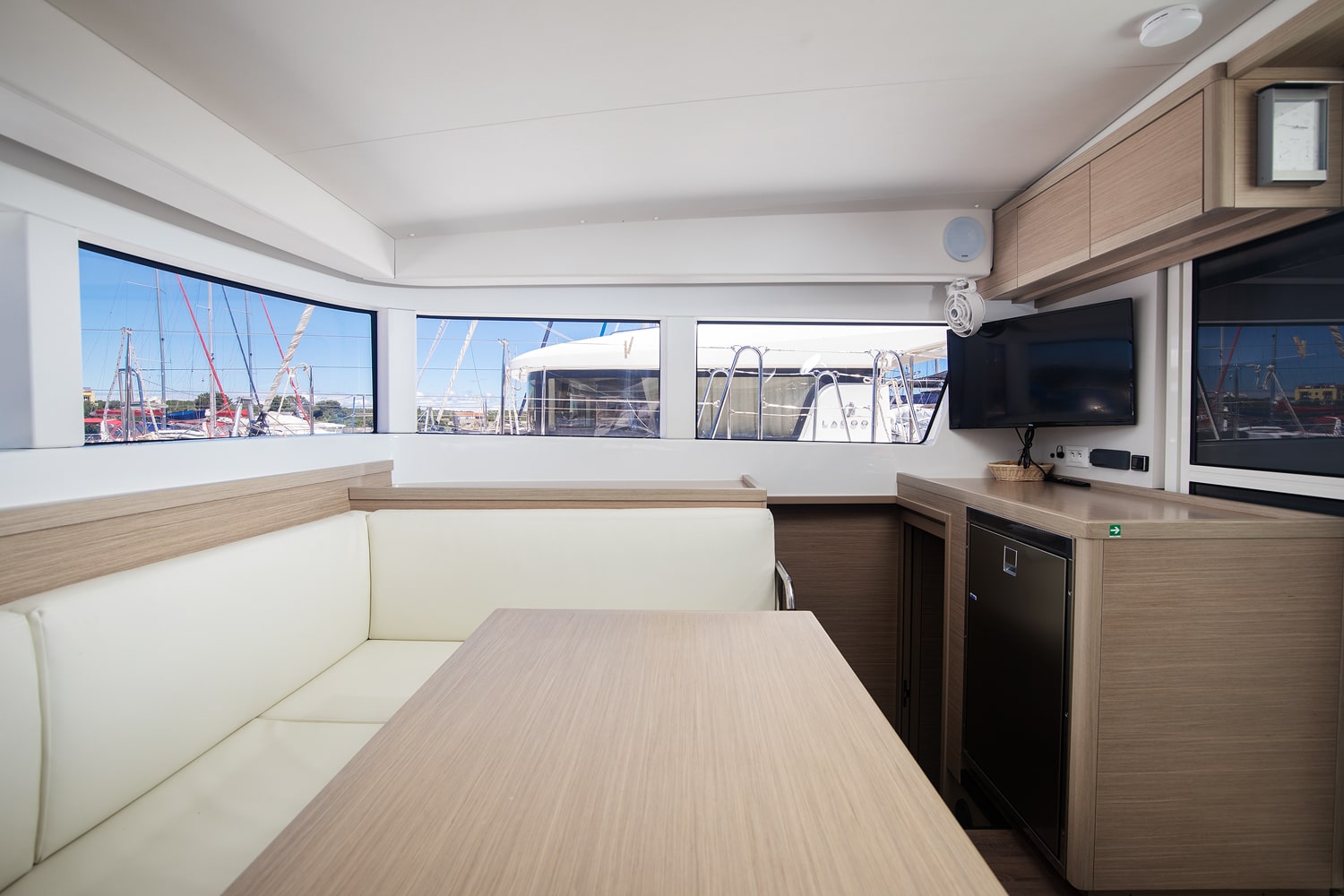 Lagoon 40 - 4 + 2 cab — photo 13