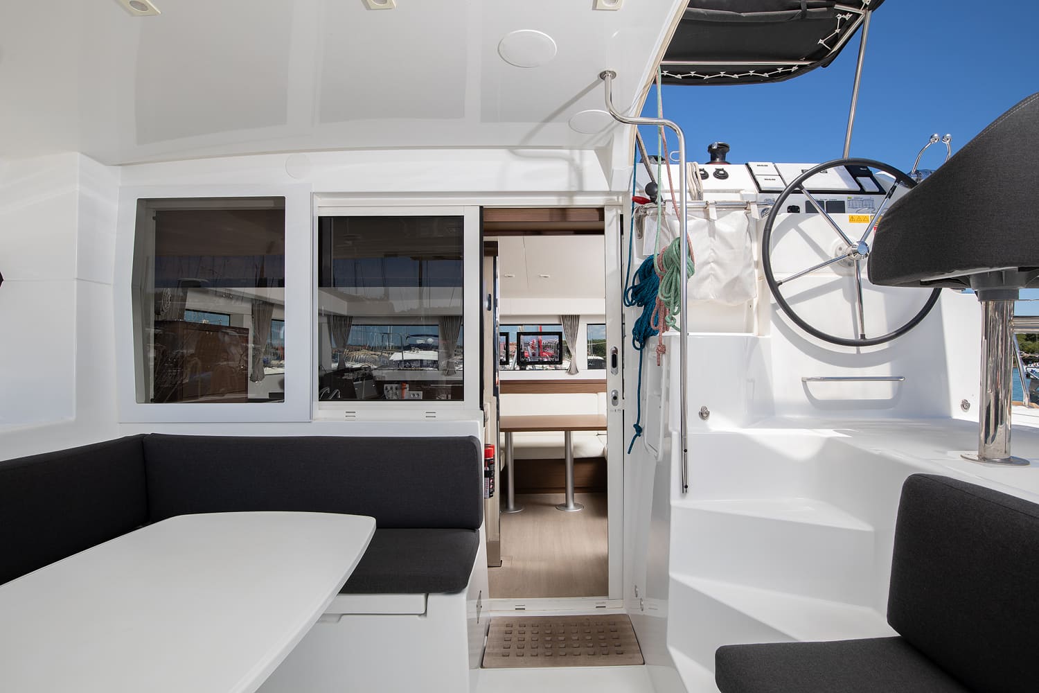 Lagoon 40 - 3 + 2 cab — photo 16