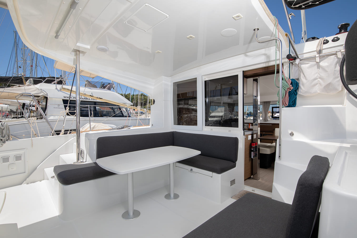 Lagoon 40 - 3 + 2 cab — photo 17