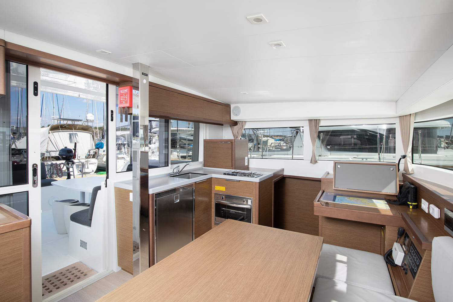 Lagoon 40 - 4 + 2 cab — photo 9