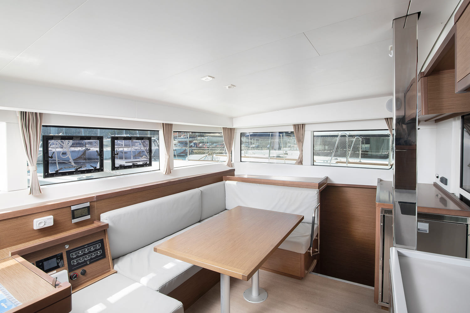 Lagoon 40 - 4 + 2 cab — photo 10