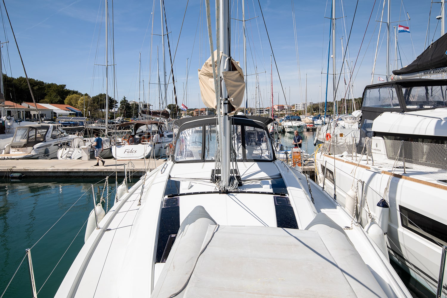 Oceanis 46.1 — photo 10