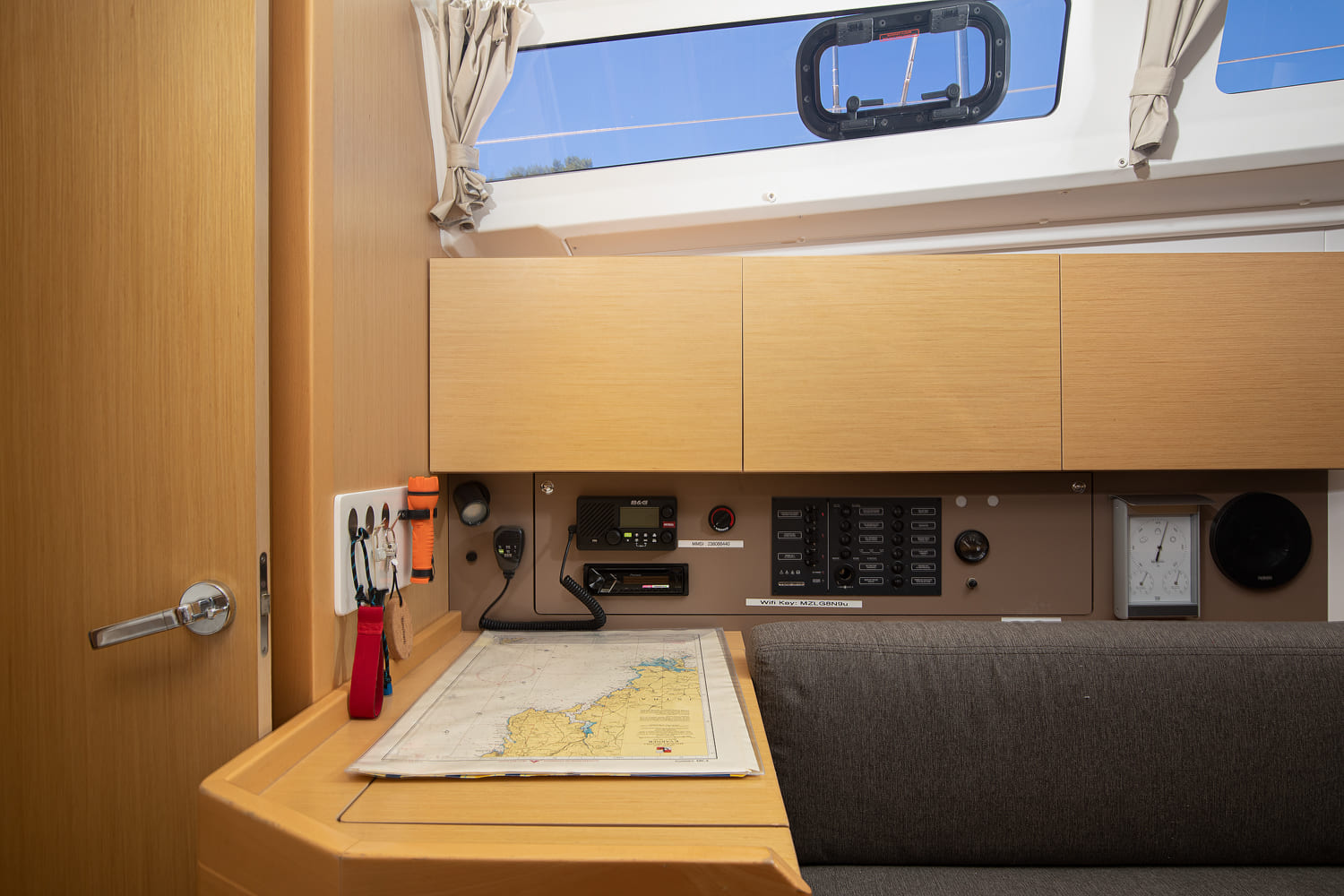 Oceanis 35 — photo 14