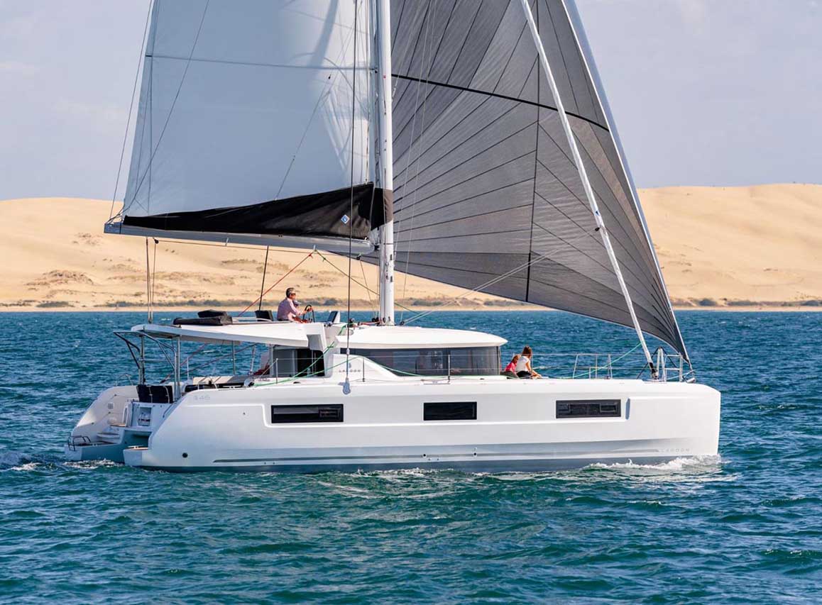 Lagoon 46 - 4 + 2 cab. — photo 1