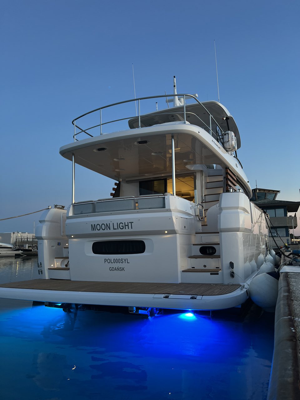 Azimut Magellano 66 — photo 9