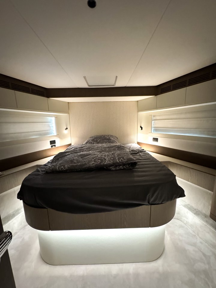Azimut Magellano 66 — photo 42