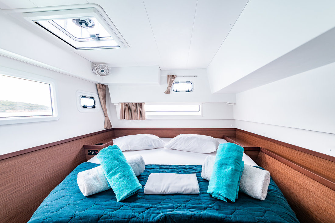 Lagoon 42 - 4 + 2 cab. — photo 12