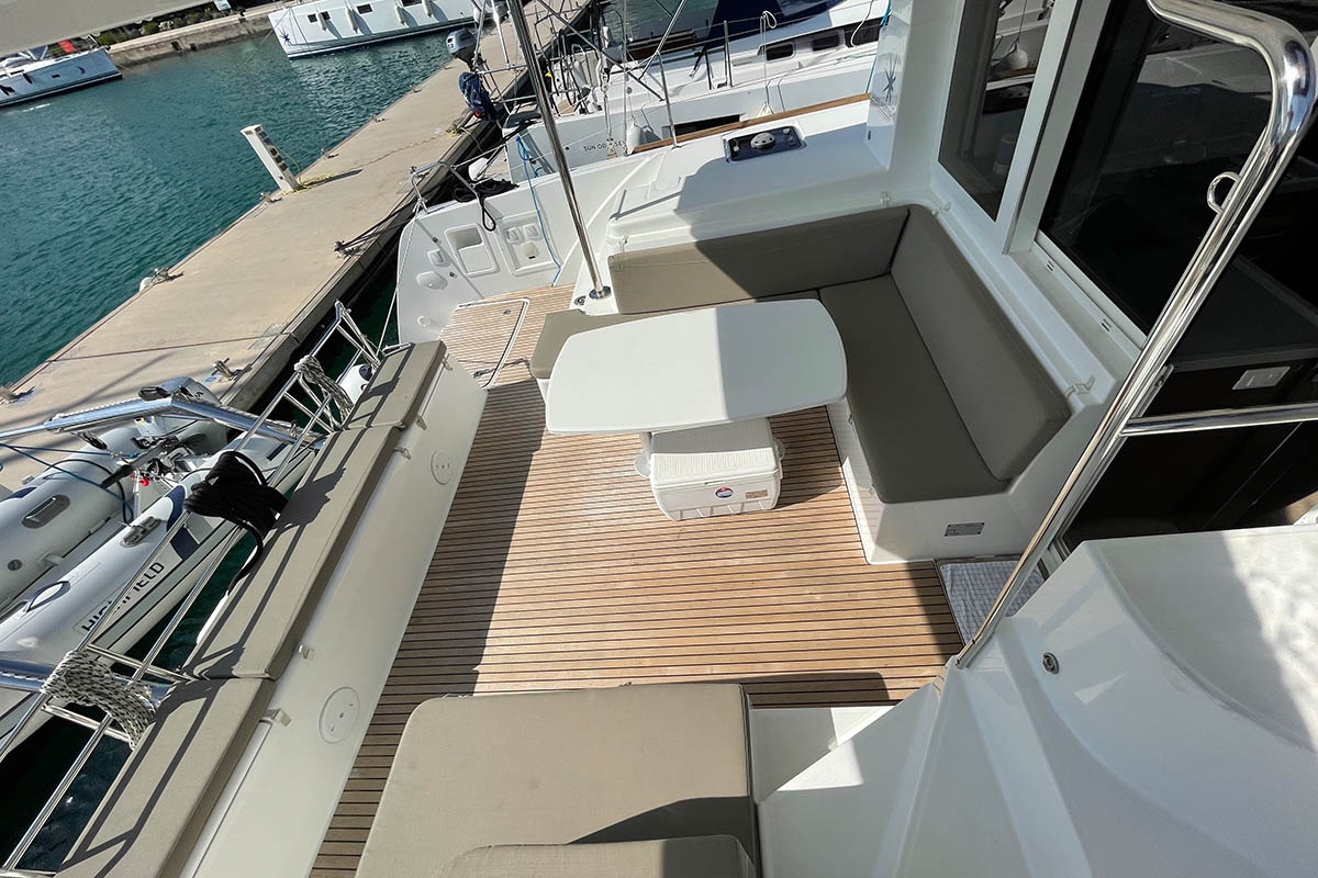 Lagoon 40 - 4 + 2 cab — photo 8
