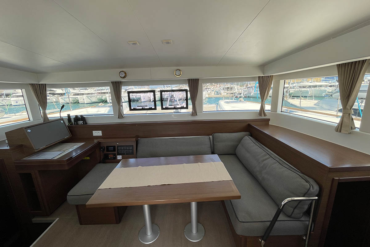 Lagoon 40 - 4 + 2 cab — photo 18