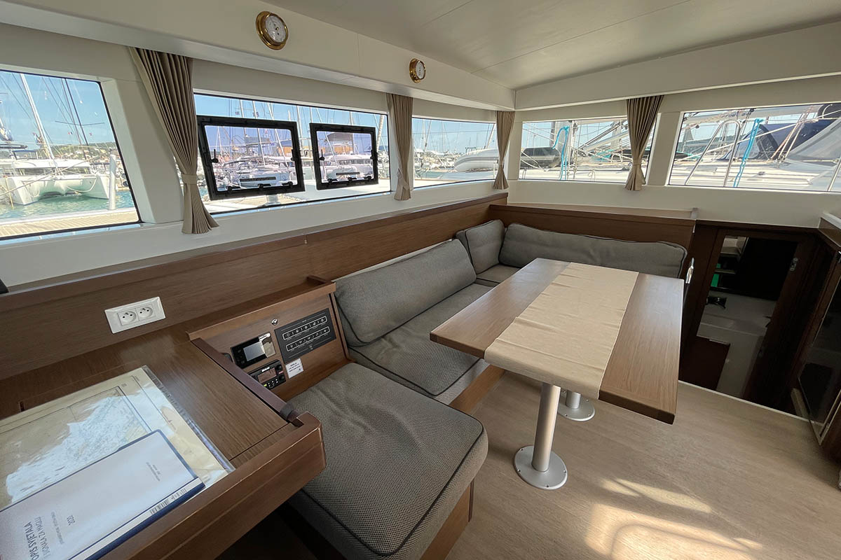 Lagoon 40 - 4 + 2 cab — photo 19