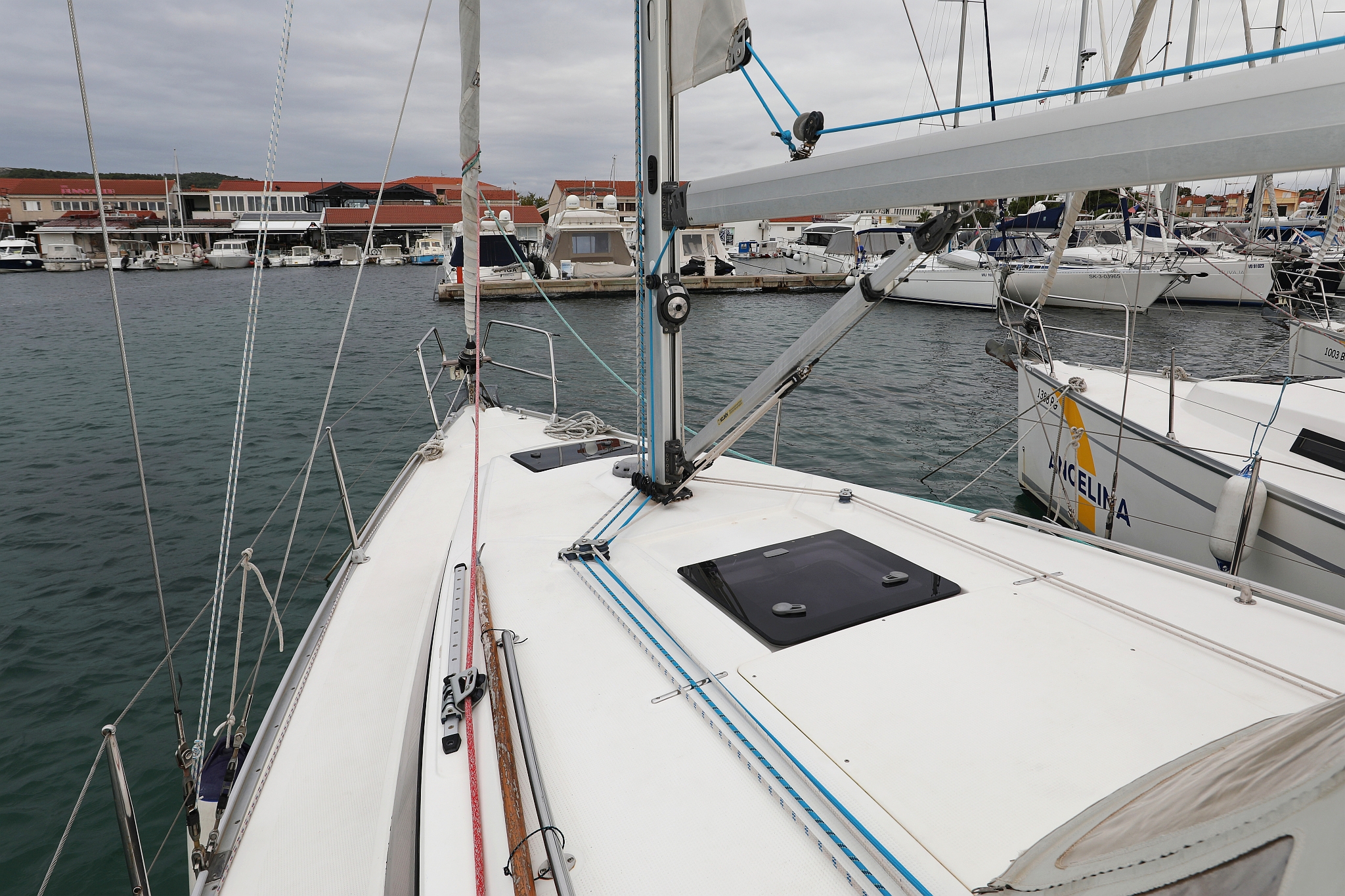 Bavaria Cruiser 33 — photo 9