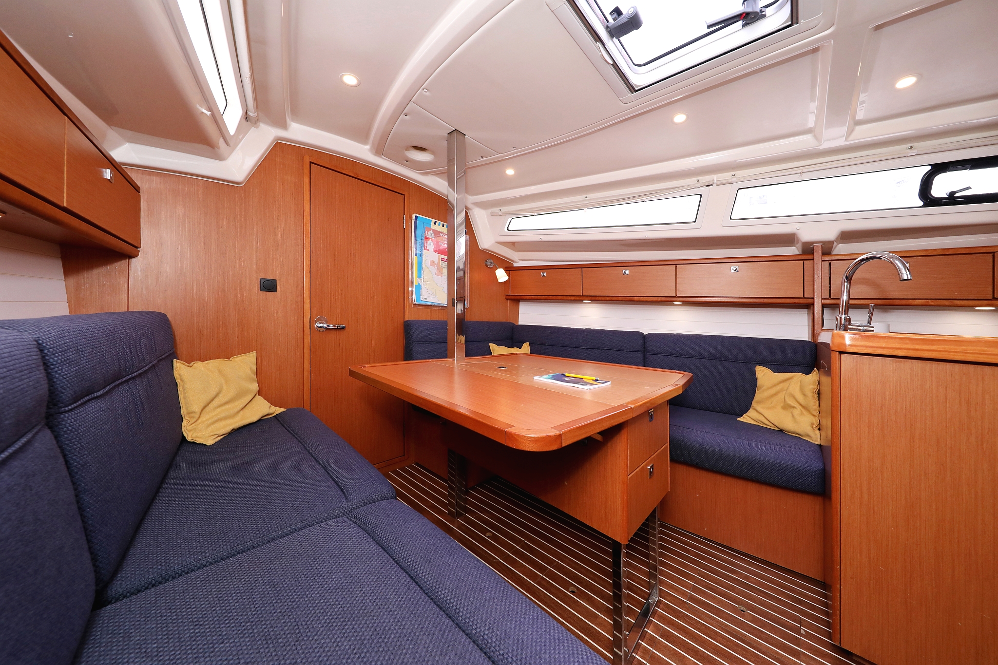 Bavaria Cruiser 33 — photo 13
