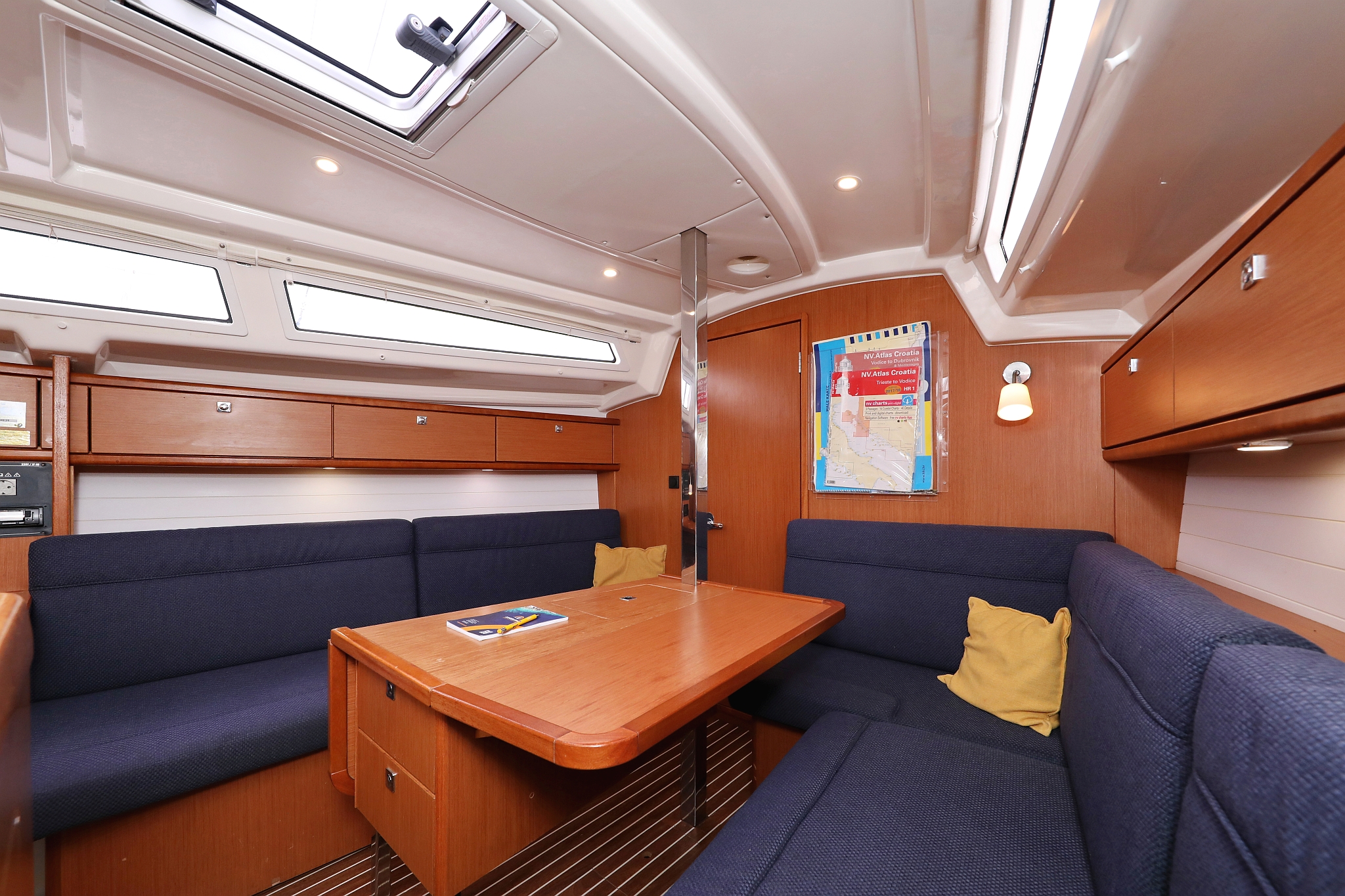 Bavaria Cruiser 33 — photo 14