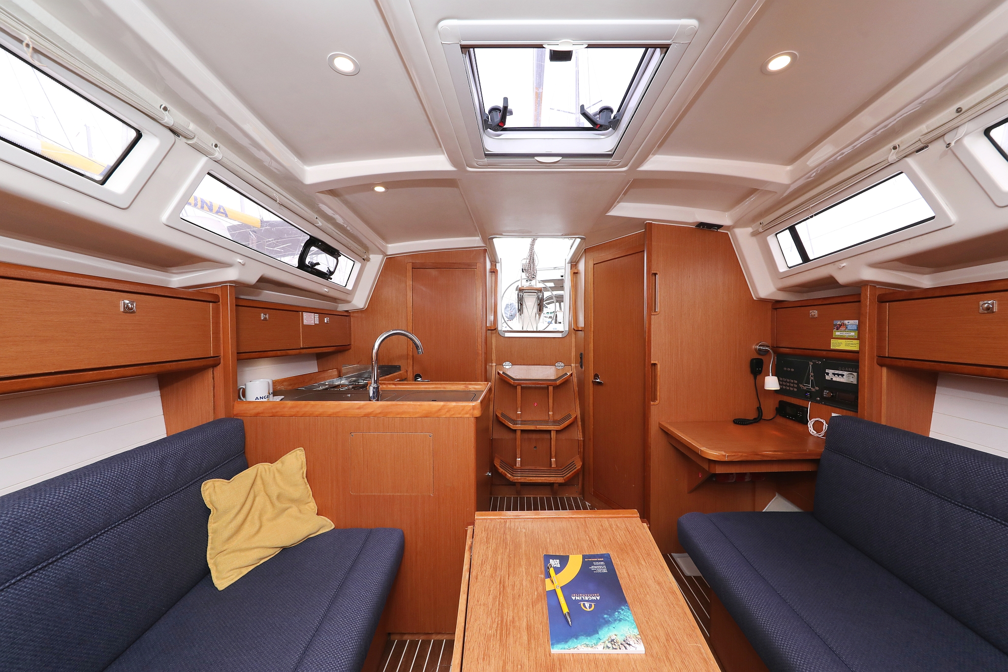 Bavaria Cruiser 33 — photo 16