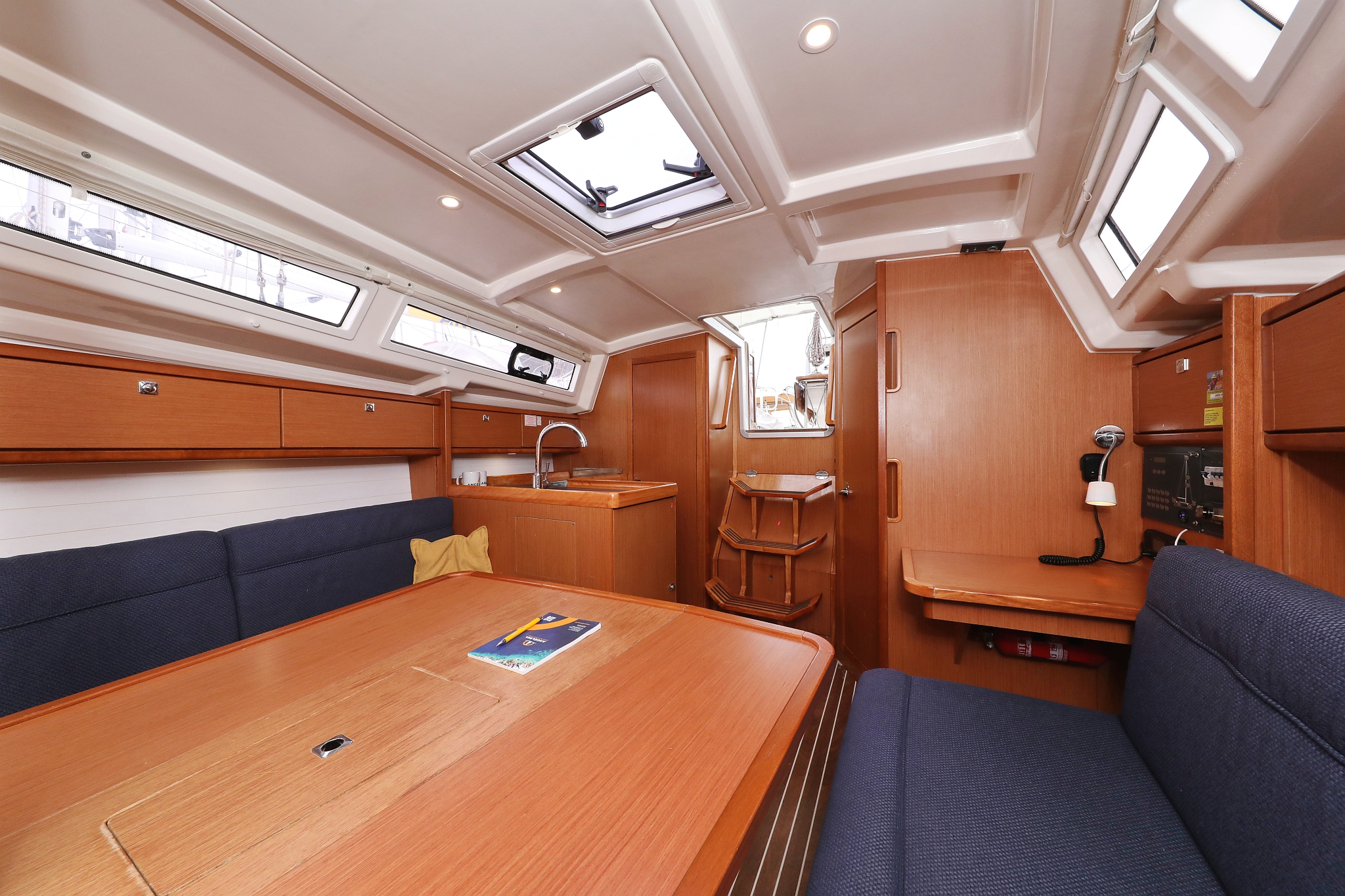 Bavaria Cruiser 33 — photo 17