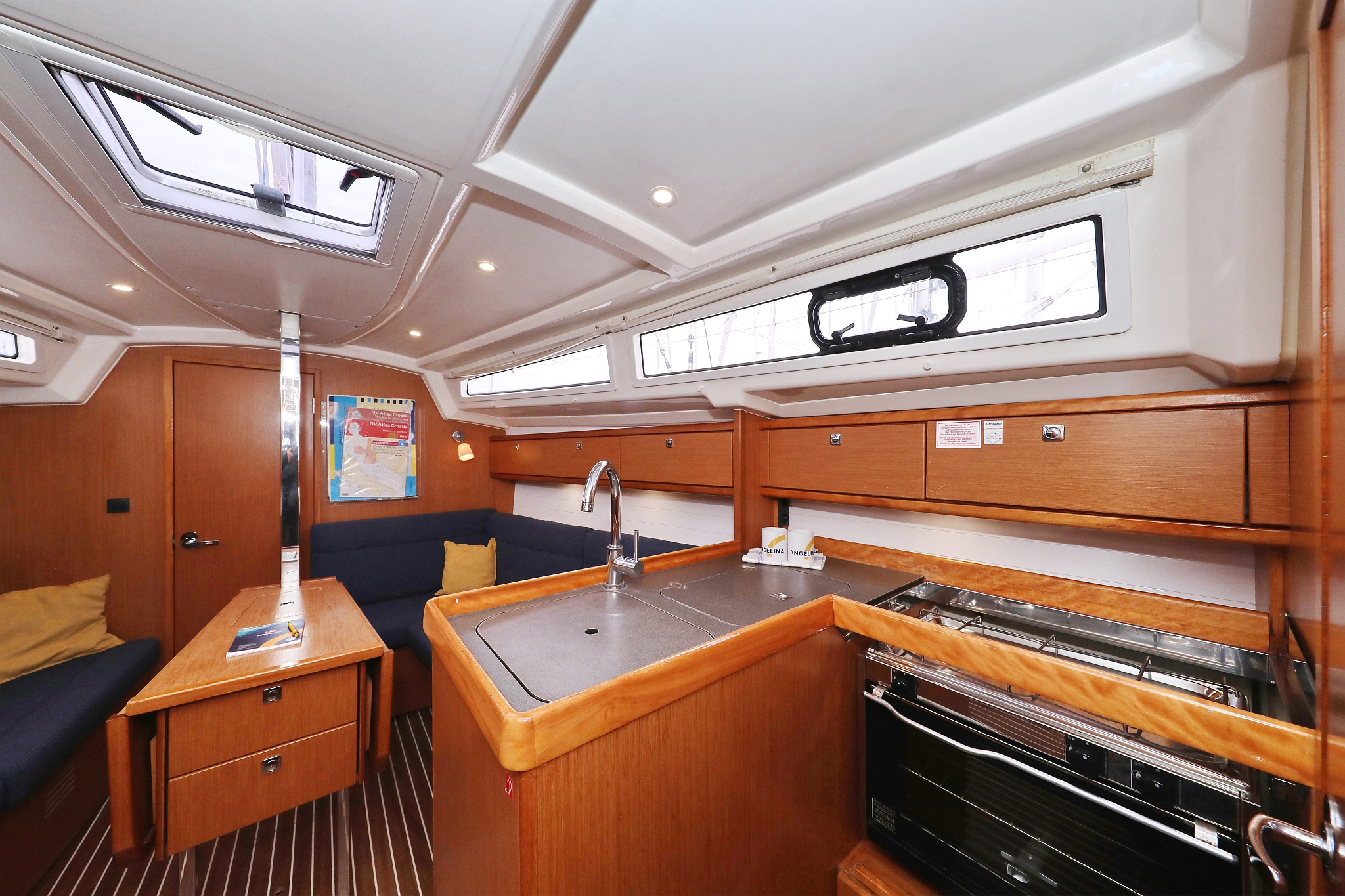 Bavaria Cruiser 33 — photo 21
