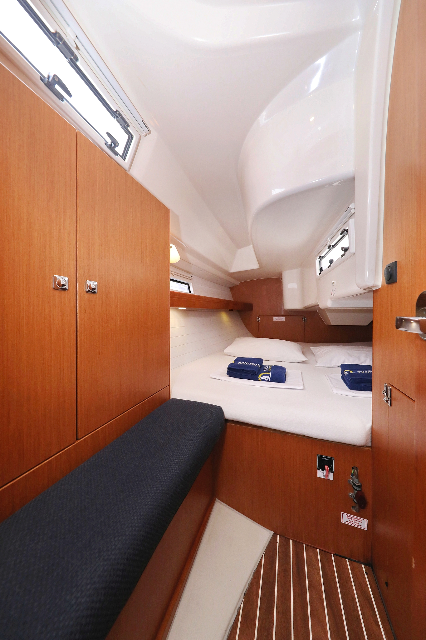 Bavaria Cruiser 33 — photo 22