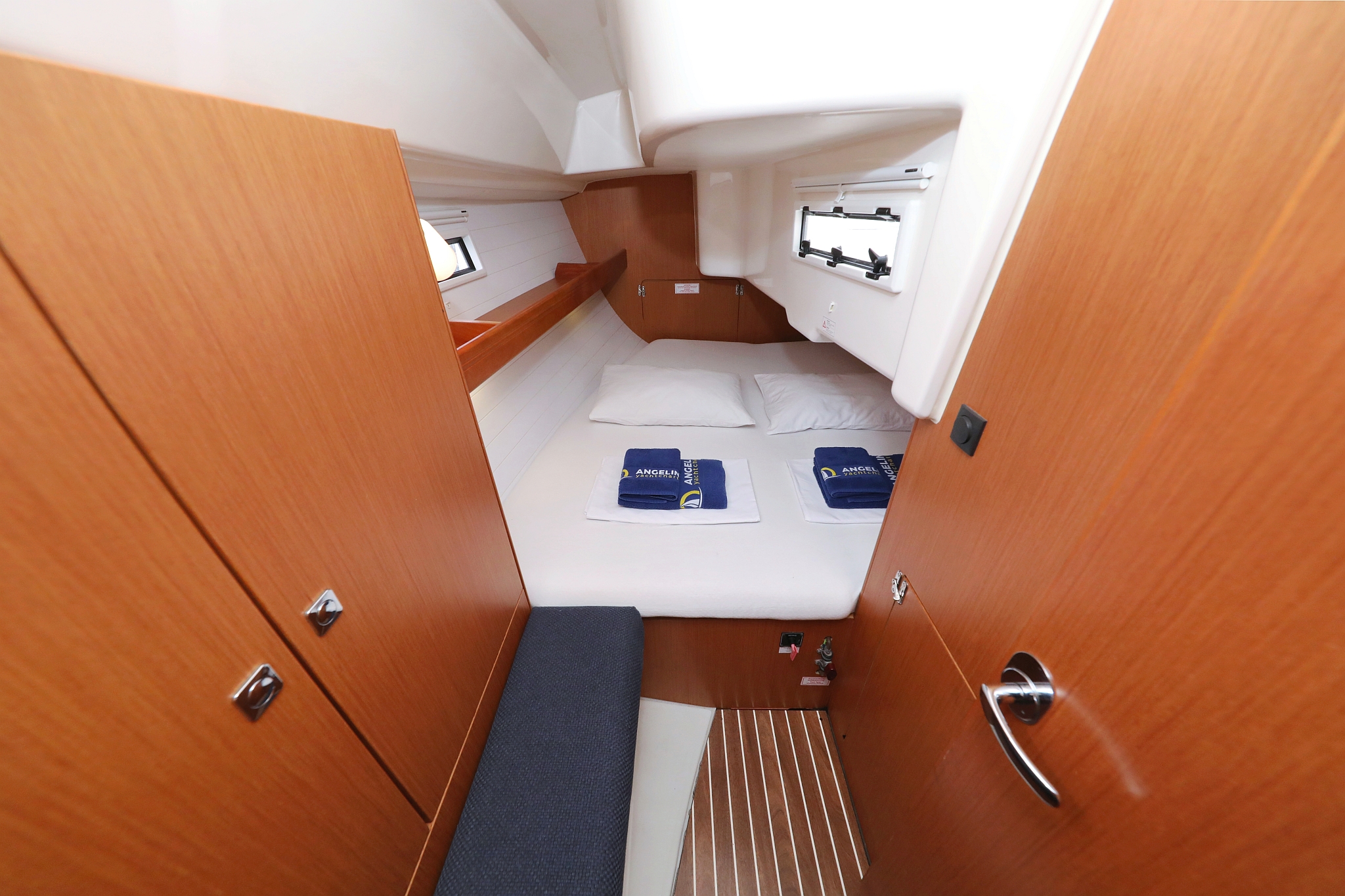 Bavaria Cruiser 33 — photo 23