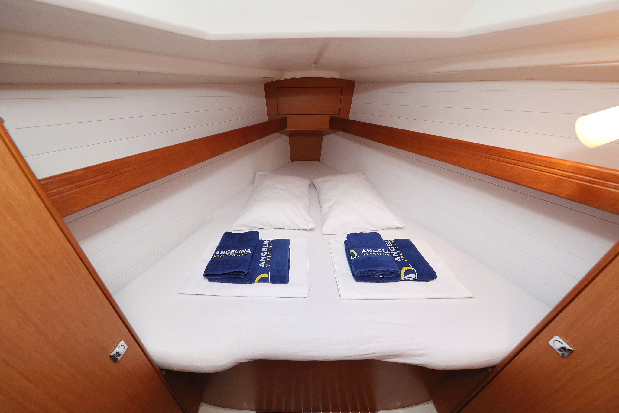 Bavaria Cruiser 33 — photo 25