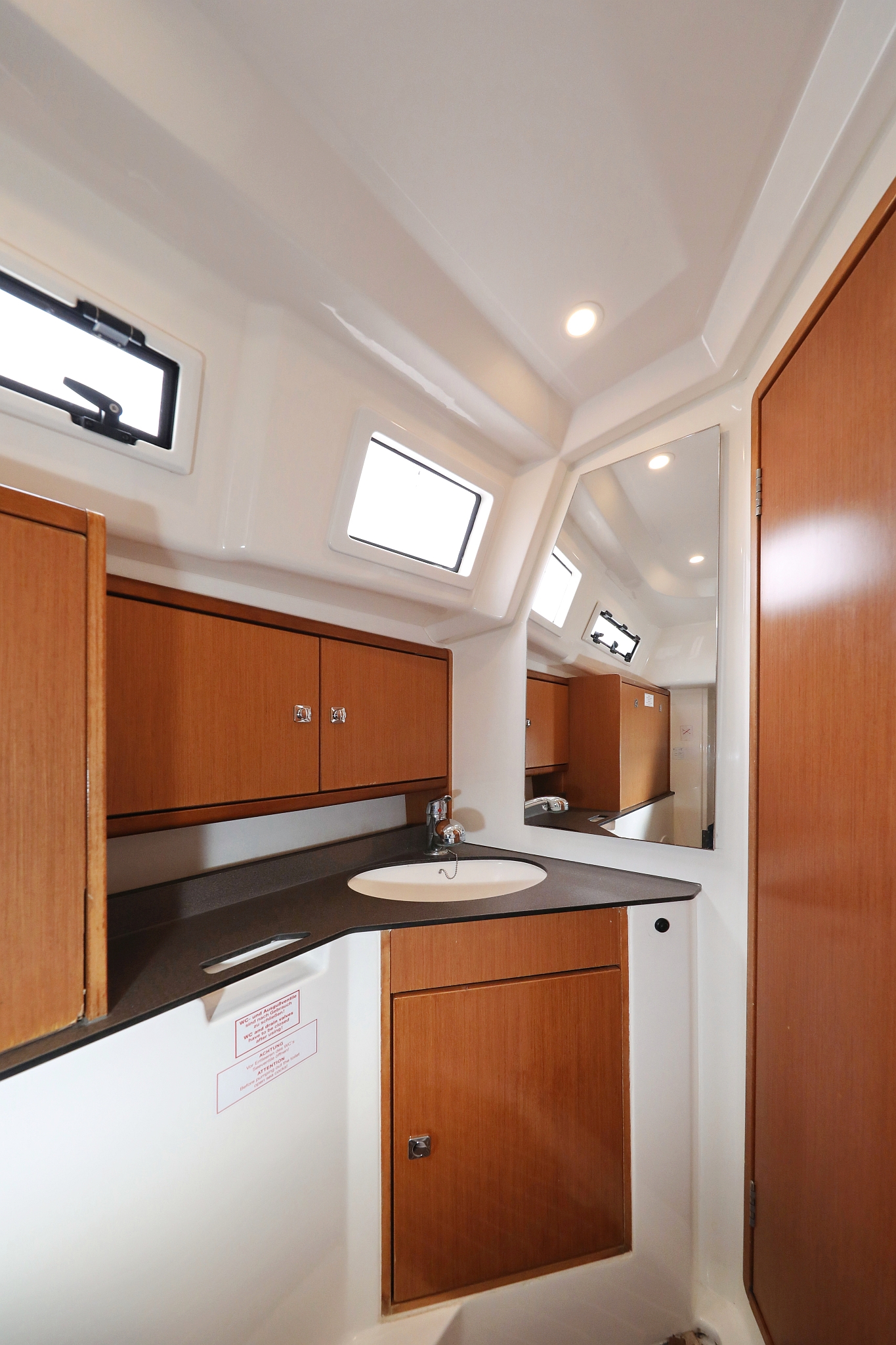 Bavaria Cruiser 33 — photo 29